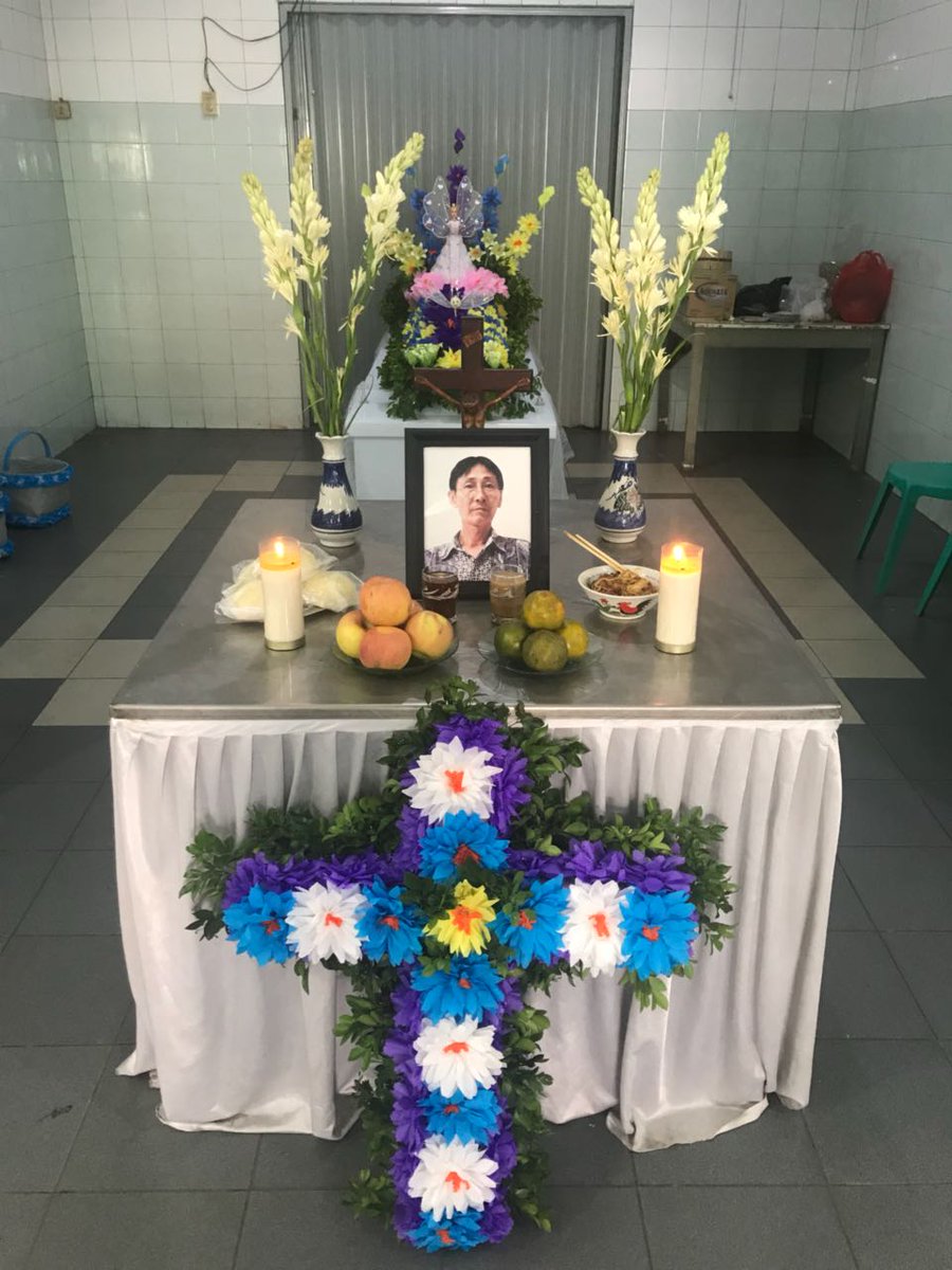 rona__ang's tweet photo. Selamat jalan papa.. I will always love you.. Bahagia yah di Surga 🙏 Di sini banyak yang doain Papa 🙏🙂🙏 Semoga aku &amp; adek bisa bikin Papa bangga.. Maaf ya kalo aku belum bisa bahagiain Papa 😔☹️ https://t.co/tJurEOjkjG