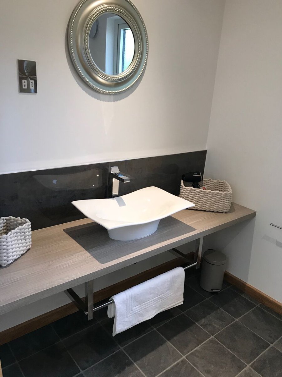 Roompods's tweet photo. #Pubs, #Restaurants, #BandBs, #GuestHouses, & #WeddingVenues...Need more #OvernightAccommodation for your customers?
#ROOMPODS are high-quality modular #GardenBedrooms for purchase or no-outlay lease - relocatable too! https://t.co/IZAawsjtRN #lodges #PubRooms #GardenRooms #pods https://t.co/zoUG1k8DzR