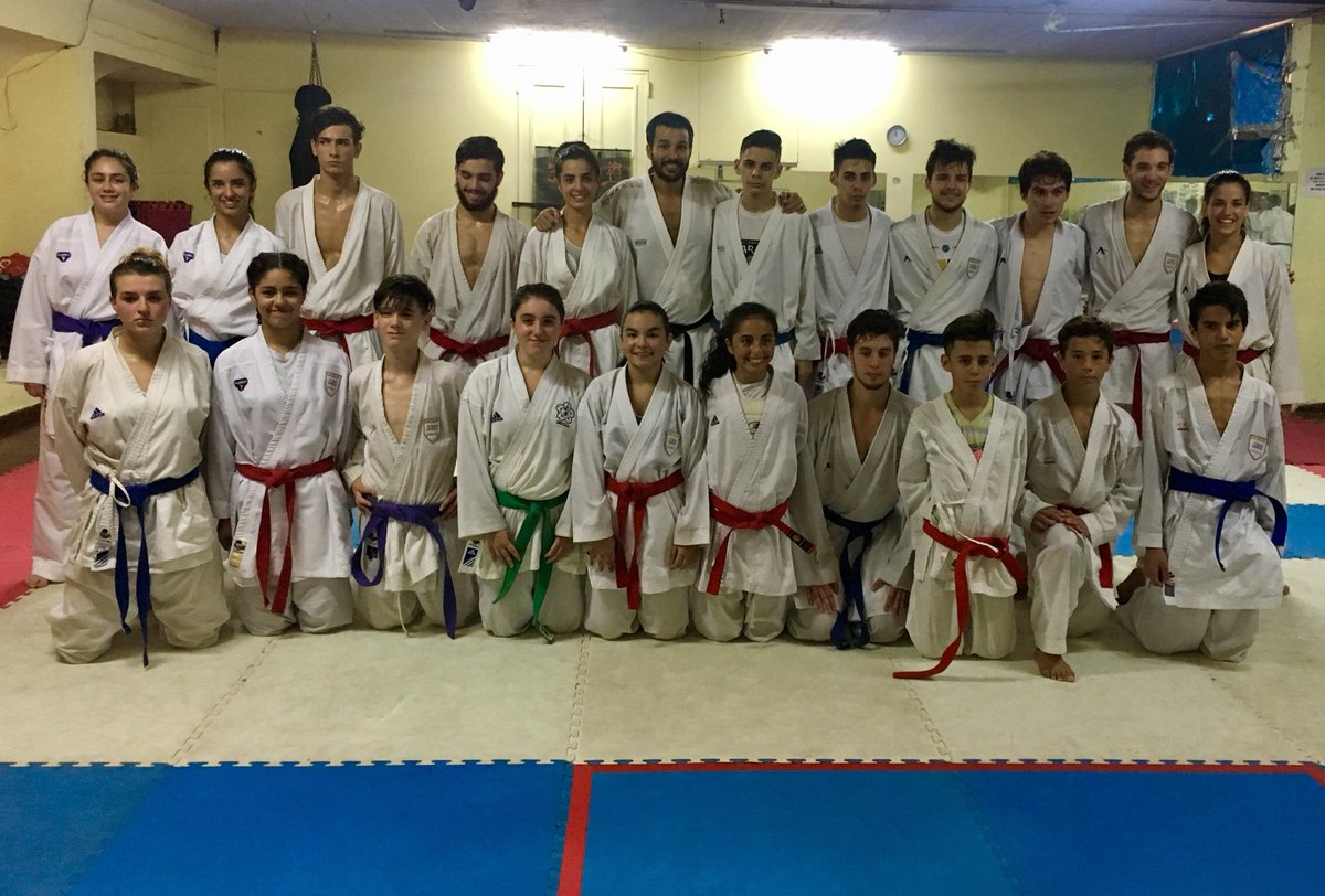 Muy cerca del próximo objetivo, enfocados y disfrutando cada vez más este camino!! Vamos guerreros!! 🇺🇾💪👊🥋#teamuru #guerreos #sudamericanokarateguayaquil