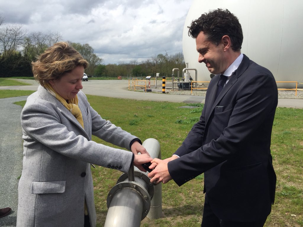 ChristopheBechu's tweet photo. Cet après-midi, à la #Baumette j’inaugure la première station d’épuration des #PaysDeLaLoire capable d’injecter du Biogaz dans le réseau exploité par @GRDF #Angers pionnière en matière de transition énergétique #DeveloppementDurable https://t.co/DN8yx05P6y