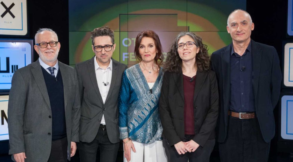 rtve's tweet photo. Esta noche @Millennium_TVE debate sobre la intimidad: ¿Cuál es su valor en un mundo cada vez más ruidoso, rápido y exhibicionista? https://t.co/xPe9PKvgF7 https://t.co/adLO8jUVrm