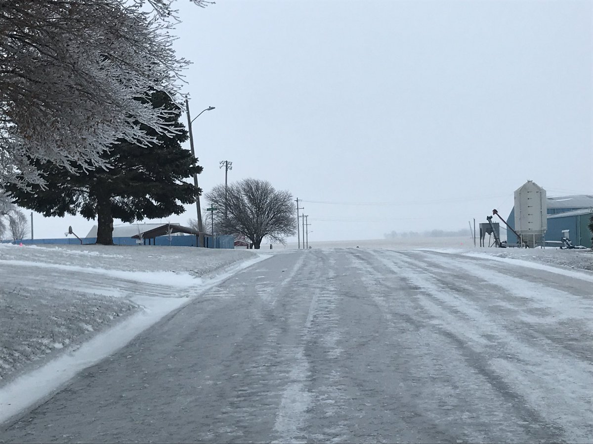 SpaldingSchool's tweet photo. April in IA.  2 hr late start. Drive safely today. https://t.co/ijv9vlxZTm
