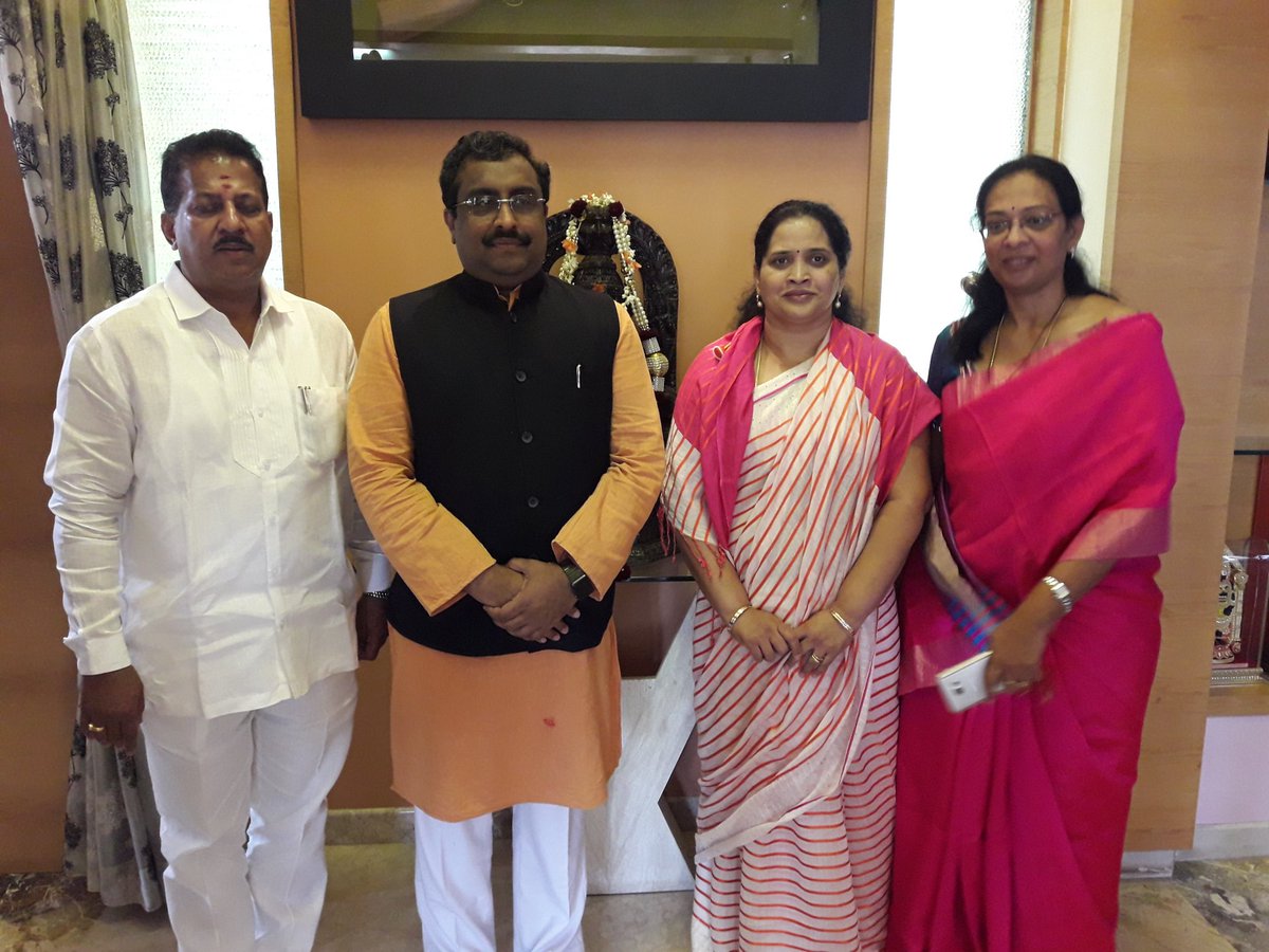 pavankumar04's tweet photo. Celebration of BJP Samsthapana Divas at Yelahanka constituency, Led by Sri @rammadhavbjp ji presided by Sri @SRVishwanathBJP  ji. https://t.co/M51b4NzgZs