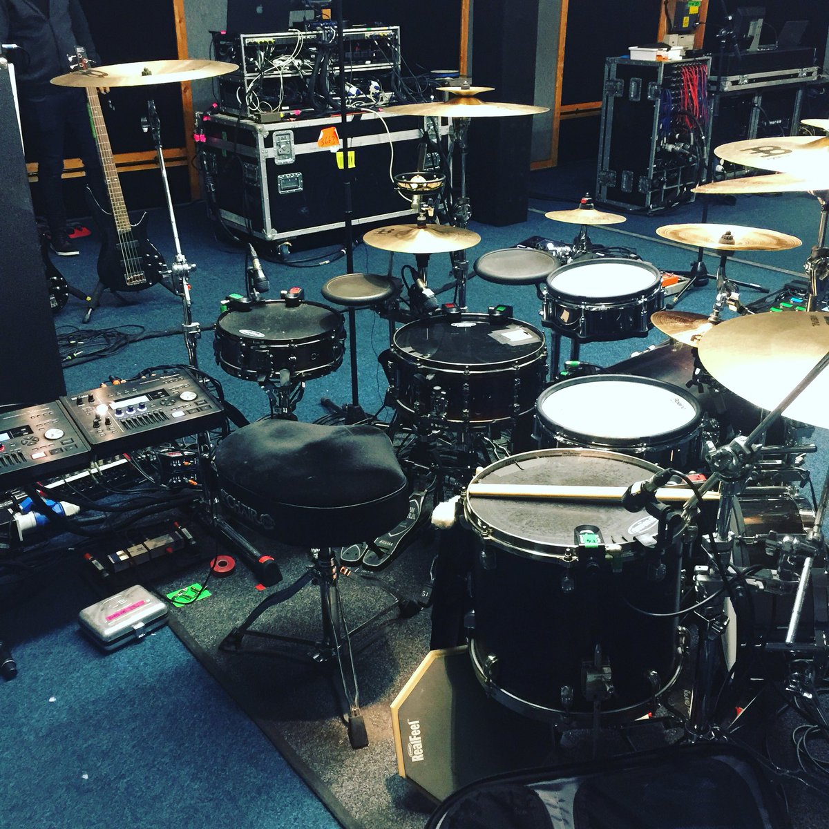 KjSawka's tweet photo. Hello darkness my ol friend.... 

#pendulumlive @Pendulum @TAMAofficial @meinlcymbals @VaterDrumsticks @EvansDrumheads @Roland_UK https://t.co/U0SwY7GpJ4