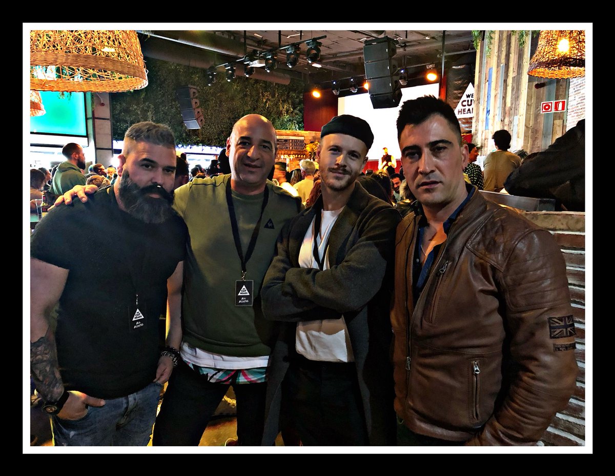 FranPeluquerias's tweet photo. @FranPeluquerias @ElkuvanitoM #barbershop #barber https://t.co/663LYSjb1p