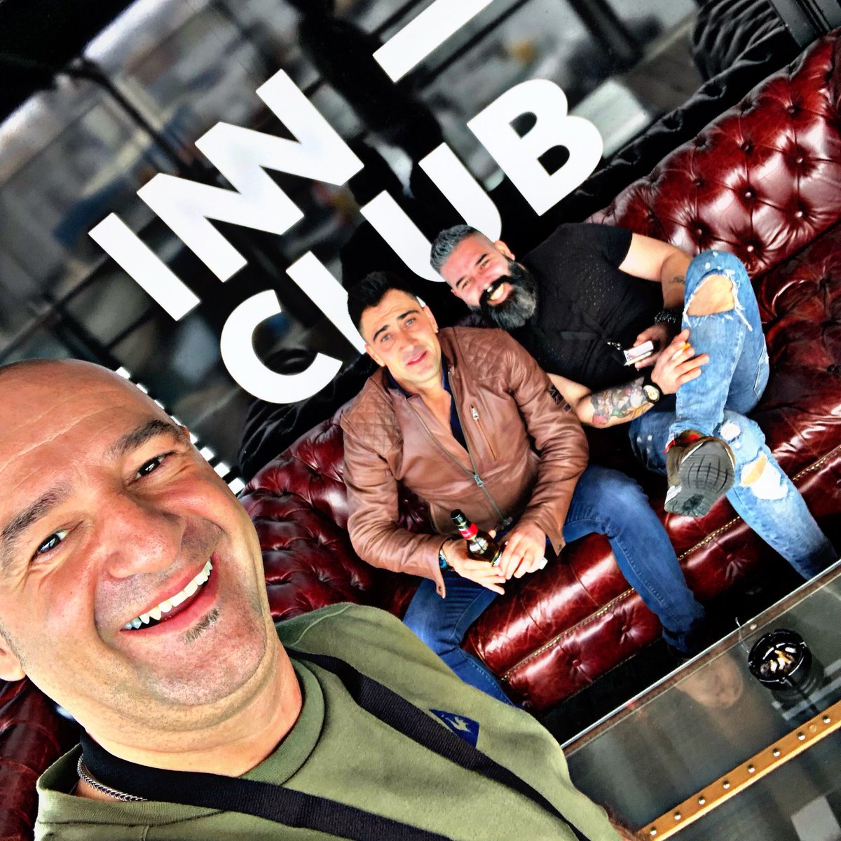 FranPeluquerias's tweet photo. @FranPeluquerias @ElkuvanitoM #barbershop #barber https://t.co/663LYSjb1p