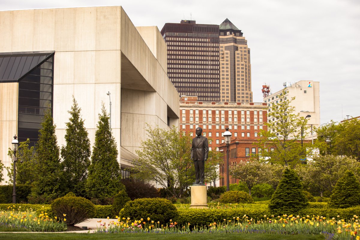 ypcdsm's tweet photo. Is anyone surprised #DSMUSA was named the best city in the Midwest for millennials to move to? We're not. https://t.co/wWiGptmnmb https://t.co/PvjoSZExex