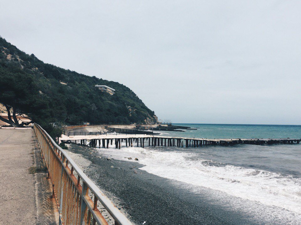 elewan31's tweet photo. Good morning from Crimea!
#DoYouKnow that the largest bay in the Russian Federation is Sevastopol Bay being 8 km long?
#crimea #sevastopol #simferopol #yalta #alushta #kerch #russia #russianfederation #blacksea #azovsea #sea https://t.co/FPrNvF09pO