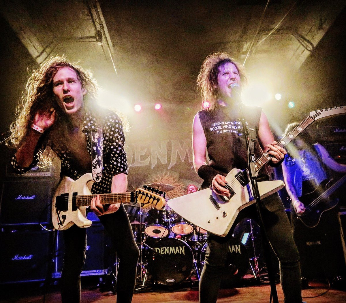 Denmanrocks's tweet photo. Caption this! @dakotadenman https://t.co/lmHBr8K769