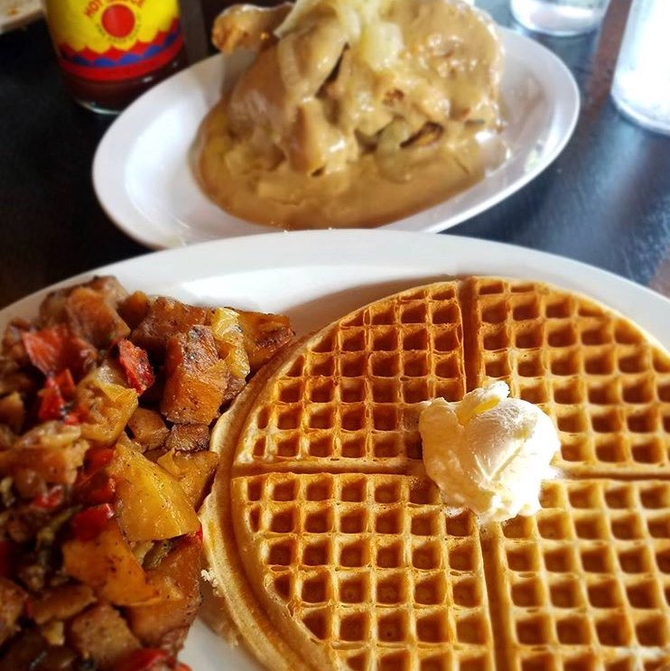 ChiWaffles_Cle's tweet photo. You can’t live a full life on an empty stomach! Have breakfast with us. 

#WelcometoOurHome #ChickenandWaffles #southerncomfort #soulfood #cleveland #livemusic #happyhour #dtcle #downtowncleveland #foodideas #breakfast #customerpic https://t.co/uBCE2bf8Bc