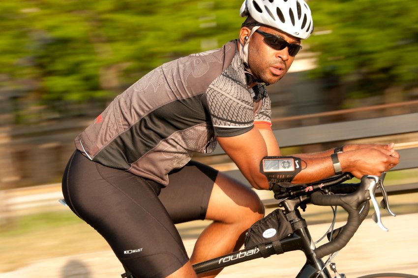 OttawaPolice's tweet image. Cyclists may occupy any part of a lane when their safety warrants it. If it isn't safe to pass a cyclist with at least one metre between you, don't. #otttraffic