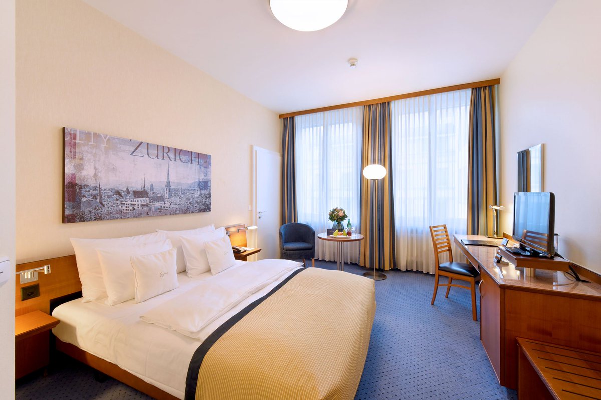 glaernischhof's tweet photo. "We felt our stay was just perfect, the room was a pleasure to stay in, everything was just right..." - Thank you very much to our guest for this awesome feedback. We love to pumper our guests! :) 

#review #bestguests #love #hotel #travel #swissquality #zurich #comfortroom https://t.co/aSTnRwMg9K