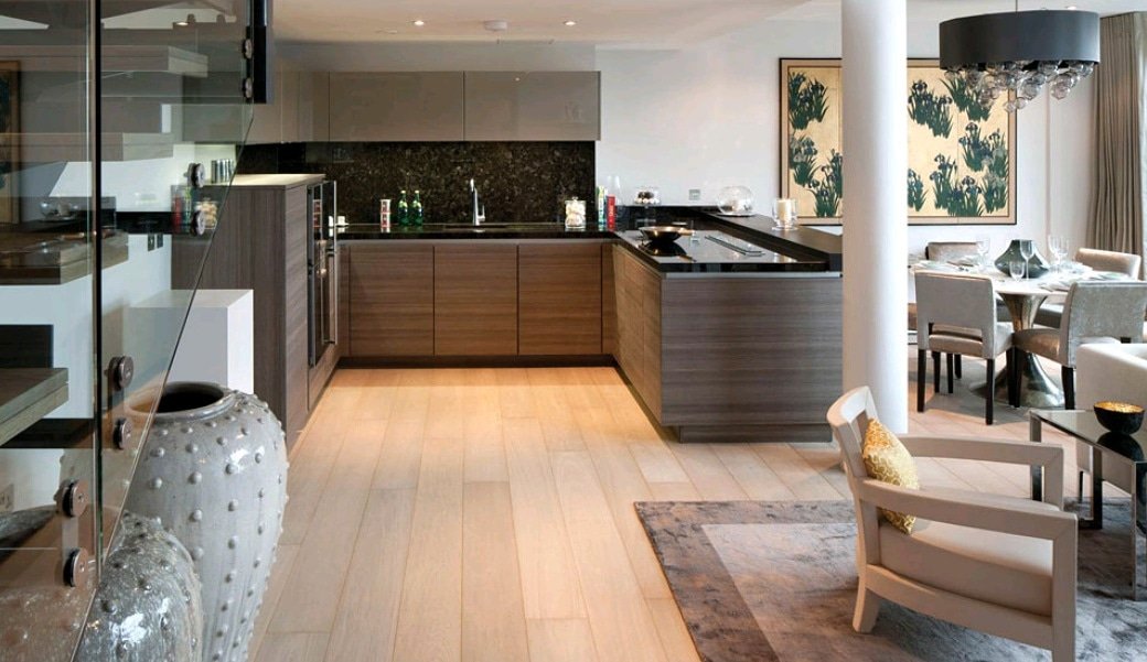 Fornett premium oak flooring in customized finish
#londonproperty  #londonproject #fornettstudio #fornettwood #fornett #luxuryproject #englishinteriors #interiormaterials #interiordesign #homestyle #homedecor #luxuryflooring #architexture #architecture