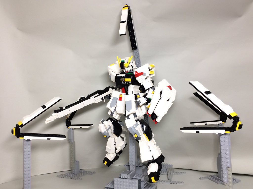 七日坊主 レゴで作った Nガンダム 紹介その4 腕の予備サーベルラック 足の爪の可動のギミック紹介 Lego レゴロボ Gundam 逆襲のシャア 七日坊主 レゴで作った Nガンダム 紹介その4 腕の予備サーベルラック 足の爪の可動のギミック紹介 Lego レゴロボ Gundam 逆襲のシャア