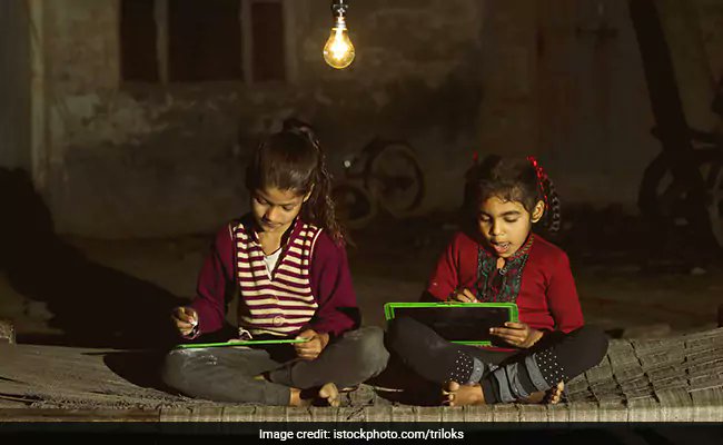 ndtv's tweet photo. Chhattisgarh village, plunged into darkness by Maoists in 2003, gets electricity after 15 years https://t.co/ZRXl5z42sd https://t.co/5jRhXG3nY4