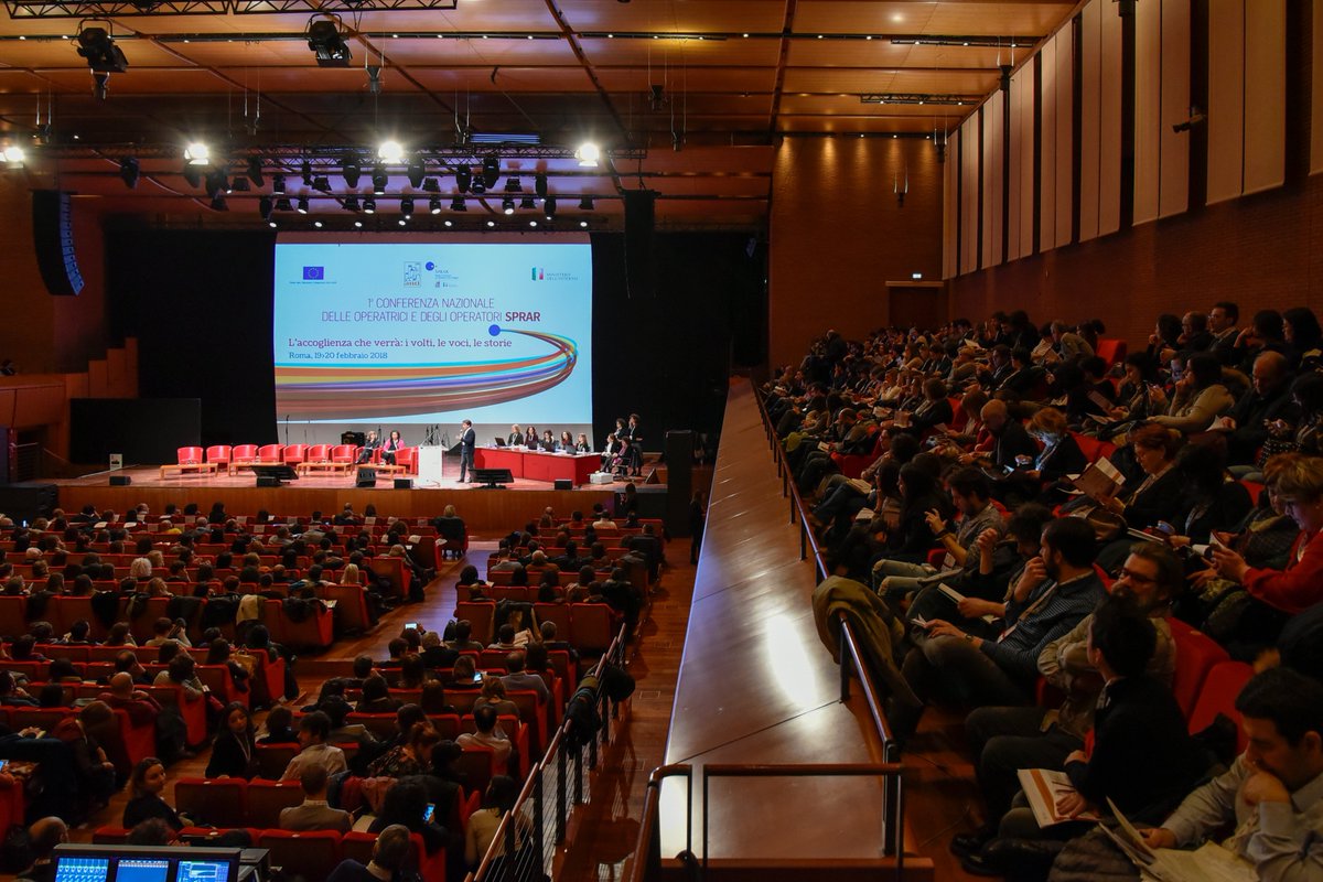 rete_sai's tweet photo. Verso #Sprar2019 #laccoglienzacheverrà : "I perché" della Conferenza e quali sono i nostri obiettivi nelle parole di #LucaPacini @Cittalia @comuni_anci |
"Gli operatori sono agenti di cambiamento e promotori del senso di comunità"
https://t.co/IjXen8HHQe https://t.co/NVvbsI7eYp