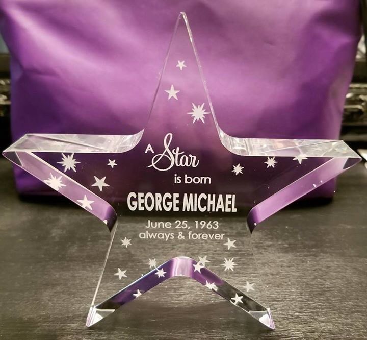 LoveliesHelp's tweet photo. If twitter chops this one, you HAVE to click on the photo. A sweet US lovely is auctioning this ⭐️ off at https://t.co/hGriy9wzul today. We 😍 it. Money to @ProjAngelFood #charity in mem of #GeorgeMichael https://t.co/xrWmI5aMJS