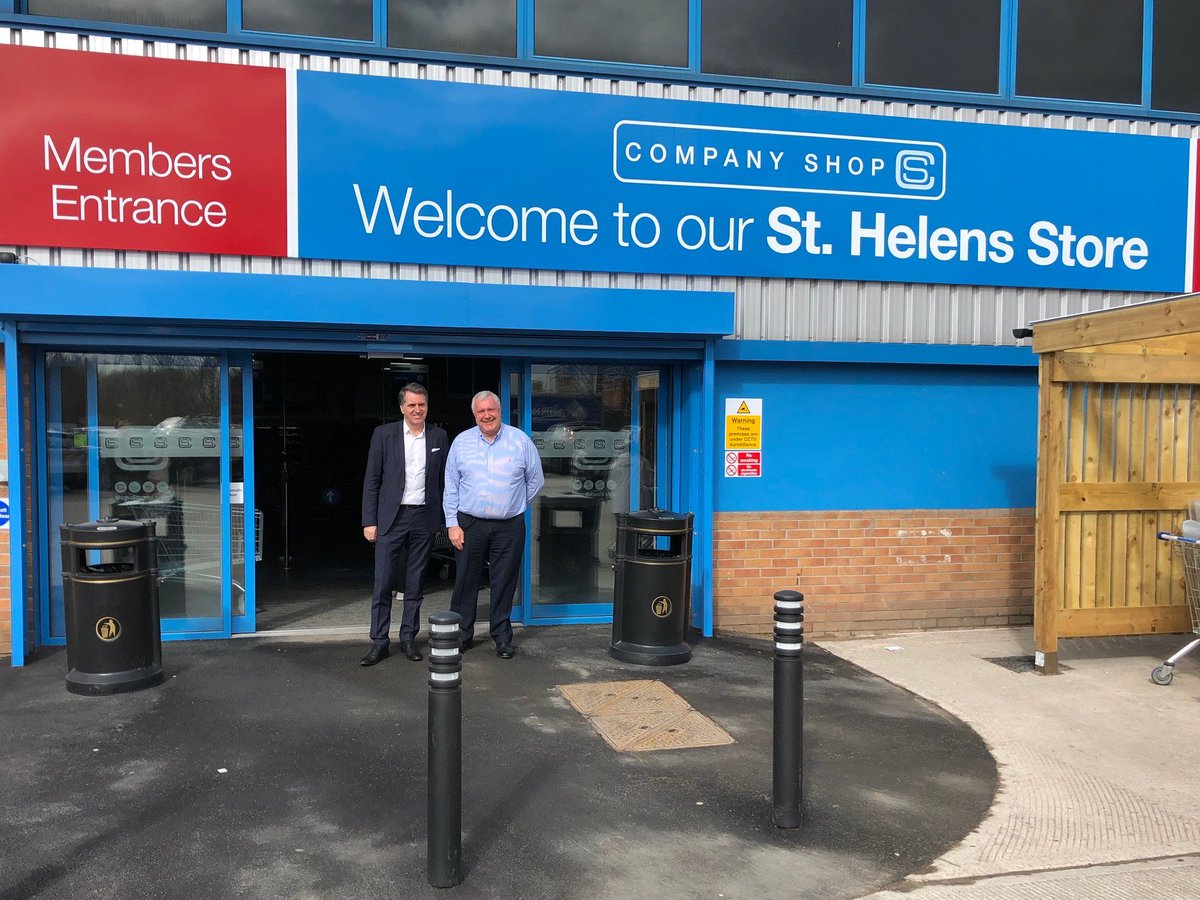 Company_Shop's tweet photo. We were delighted to have Liverpool City Mayor @MetroMayorSteve join us at our new Company Shop store in St Helens. Read more about the visit over on our website >> https://t.co/pUx5Jt1fNx https://t.co/VIH82VCcti