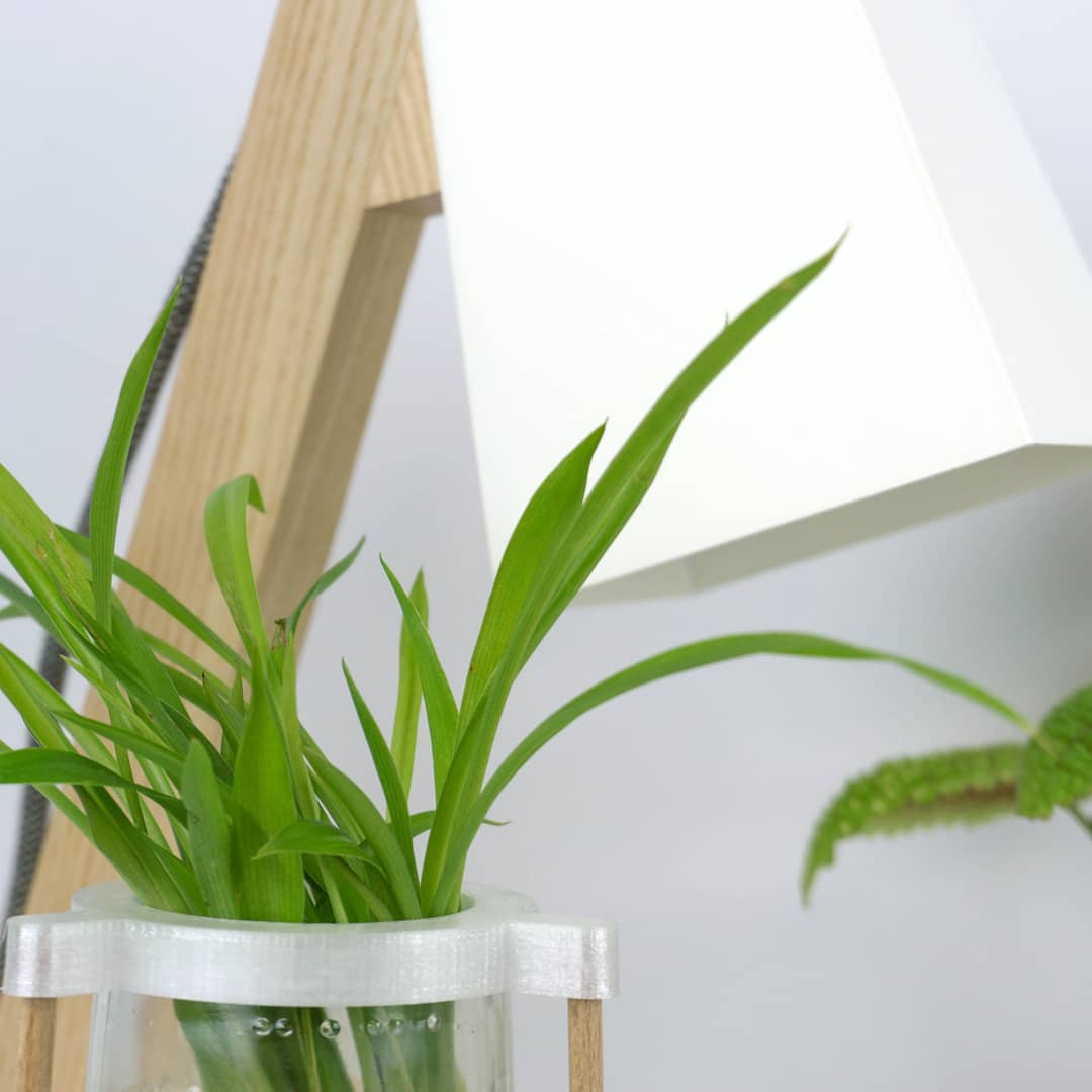 Atelier VOUS prend quelques vacances alors cette semaine vous allez pouvoir découvrir un des premiers projets de l'atelier : la LAMPE T1.
.
Si vous suivez Atelier VOUS depuis longtemps alors c'est une redécouverte. 
.
ateliervous.fr