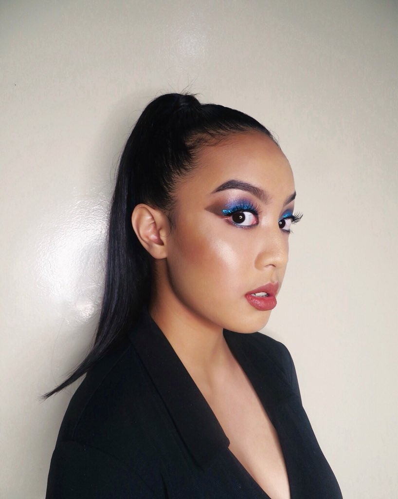 MoniqueJSeneres's tweet photo. Kiana Kardashian. 😏💙
Hair and #makeupbymjs using @NARSCosmetics 🖤
#makeupartist #makeupartistph #mua #muaph #blueeyeshadow #makeuptrend #eyebrowsonfleek #snatched #highpony https://t.co/9cv319GPpM
