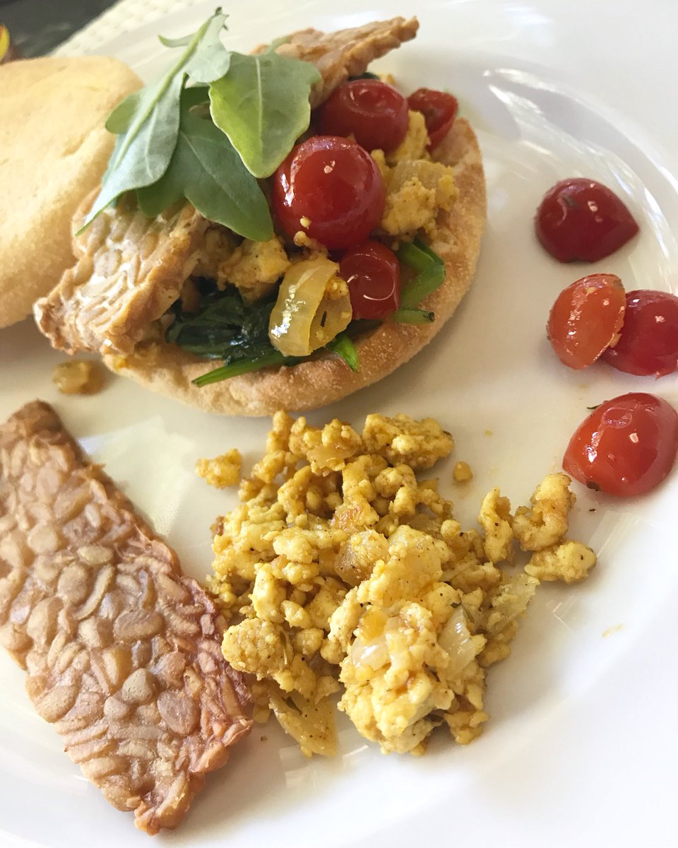 riailano's tweet photo. Sharing with you my all time fave breakfast. Yum!!!! Recipe in my Southiegurl Facebook page #southiegurl #aussiegurl #vegan #downunder #homecooking #southiegurlskitchen #plantbaseddiet #veganinsydney #nowmoment #iphonephotography #photoblogger #igers #igersofoz https://t.co/yhIF5duPop