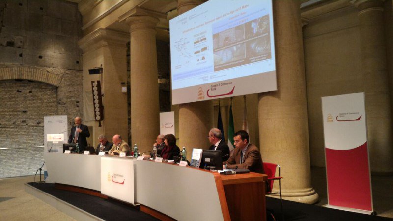mitgov_it's tweet photo. "Con #connetterelitalia la #curadelferro in questi anni ha visto importanti passi avanti. L'alta velocità è diventata la metropolitana d'Italia, con un aumento di traffico del 220% in 9 anni", dice #Cascetta di @RAM_Spa https://t.co/wMXl7CdeyI