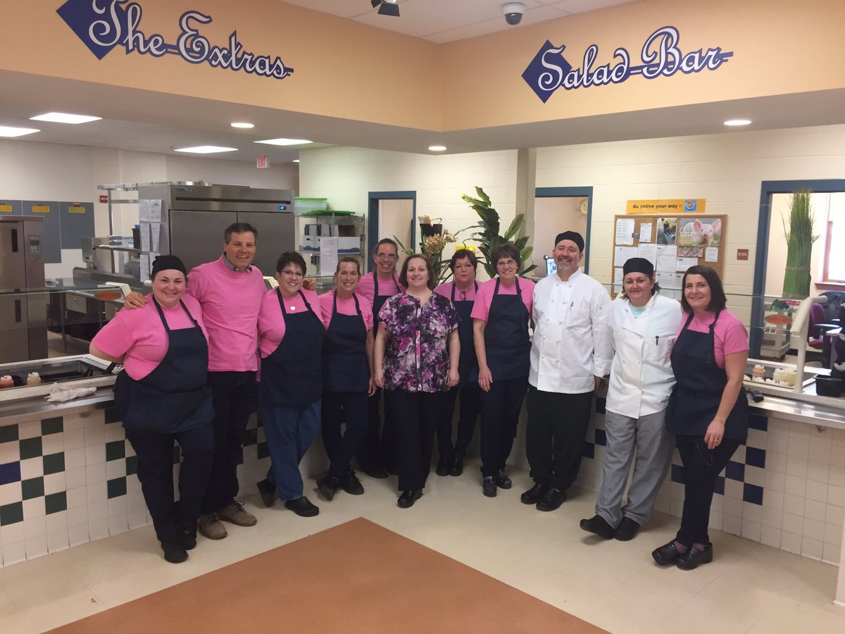 NHChronicle's tweet photo. Ever wonder what it's like to be a "lunch lady?" We try their job at #ExeterHighSchool. See the results at 7 on @NHChronicle. @videoshep #wmur #sloppyjoes via @sean_wmur https://t.co/NU1KiSRMRZ