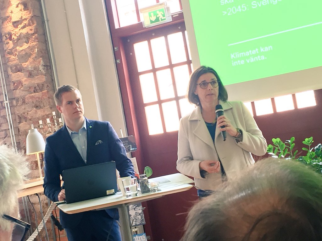 Idag besöker <a href="/IsabellaLovin/">Isabella Lövin 🌻</a> och <a href="/GustavFridolin/">Gustav Fridolin</a> <a href="/RISEsweden/">RISE</a> s kontor på Cleantech Park här i Linköping och pratar mobilitet