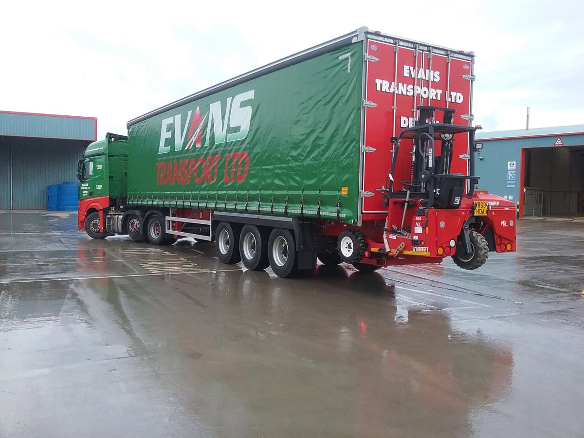 evanstransport1's tweet photo. Read our blog to find out about our new Cartwright 45ft artic trailer with Moffett forklift. Making unloading at destination so much easier. https://t.co/IuKQPFrrd9 #blog #haulage #trailer #cartright #forklift #deliveries forkliftunload #nationalhaulage https://t.co/txPUlINVMb