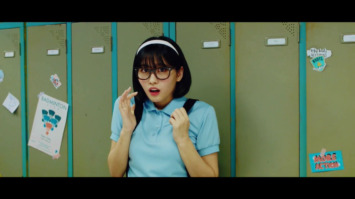 マナト 低浮上 個人的にはいいと思ったところです ジョンヨンめっちゃイケメンだし ツウィの天使姿やばいし 後 ツウィのスーツ姿も個人的は好き モモのメガネ姿もかわいい 最高のmvだったw Twice Whatislove ジョンヨン モモ ツウィ