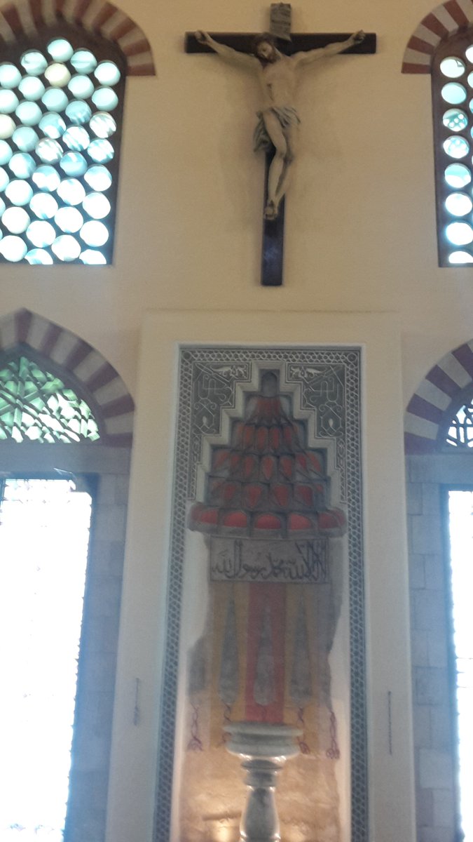 GGrimalda's tweet photo. Always very happy to link conference attendance with cultural sightseeing. #Pecs #EHBEA2018 had so much on offer: splendor of ceramics #zsolnay factory, interesting syncretism #GhaziKasim mosque turned church,cathedral &amp; finally #EarlyChristianMausoleum.😍🙏2 organisers. https://t.co/YjDPOO7rAD