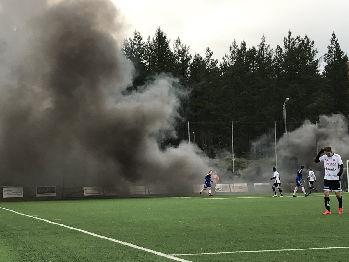 Seriepremiär på fredag!
<a href="/saikfotboll/">Sandvikens AIK FK</a> - Bullermyren.
19.00 Jernvallen ⚫️⚪️
Den som inte är där hatar fotboll. 
Retweet=saikare

facebook.com/events/1563241…