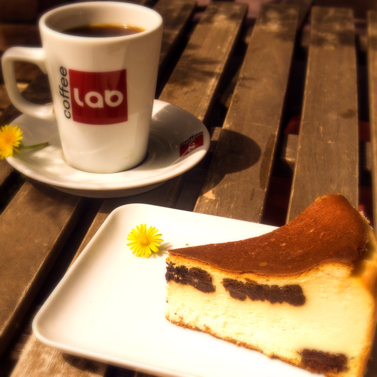 Bu haftanın promosyon ürünü: San Sebastian Cheesecake + Flltre Kahve 15.50 TL.
#sansebastiancheesecake #cake #cheesecake #coffee #filtercoffee #dessert #kek #pasta #kızılay #balgat #polatlı #tunalı #instagood #foodporn #kavrulmuşkahve #ankara #ankaracheesecake #kahvevekek