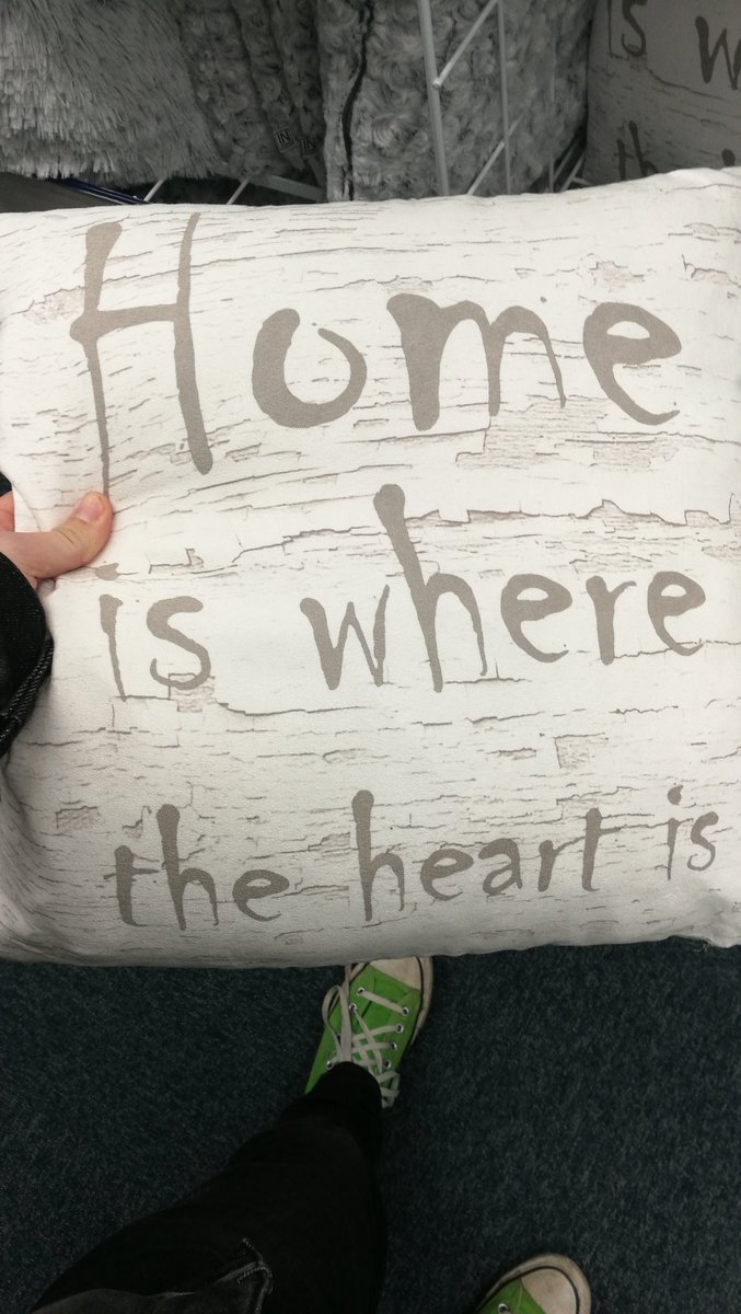 MetalMelvin's tweet photo. Home is where the kussentjes have creepy lettertypes https://t.co/7DQGIXqtiz