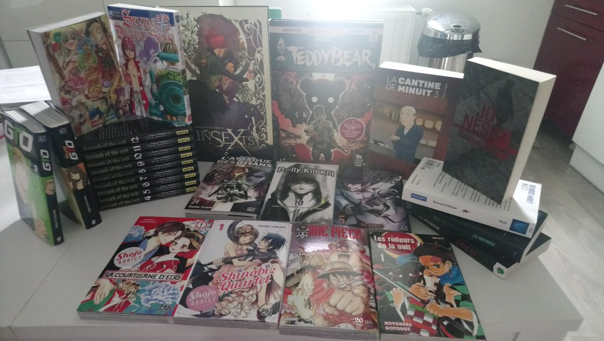 Naka_manga's tweet photo. La semaine démarre bien avec @dokidoki_manga @AnkamaEditions @SnorgleuxComics @pikaedition @Glenat_Manga @DelcourtTonkam @lezardnoir @EditionsKana @PaniniManga @Folio_livres @Pocket_Editions #ToucheATout 🤓 https://t.co/eqmrez5dAK