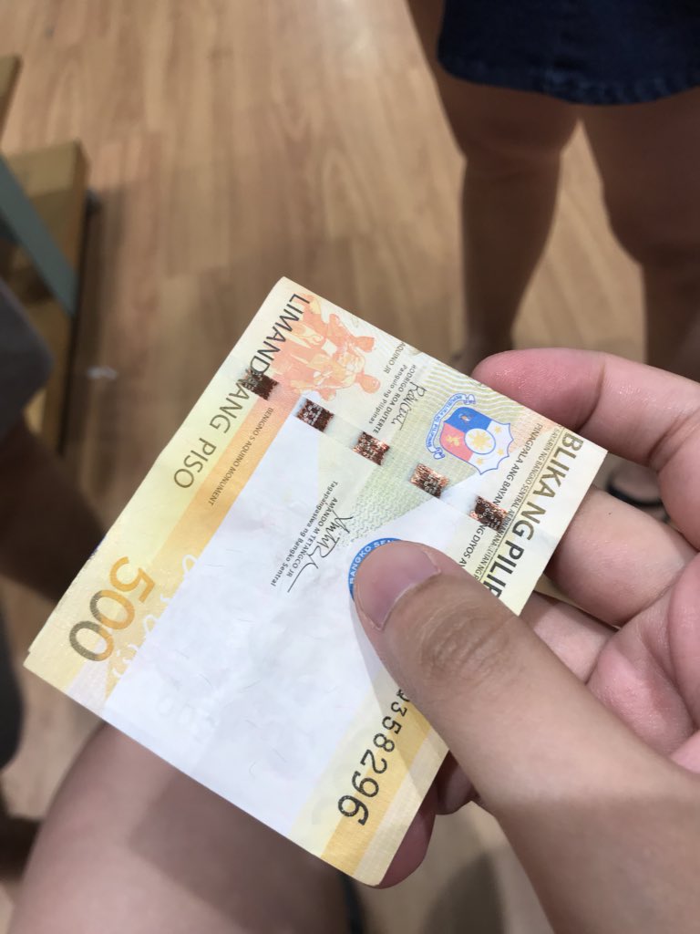 MillennialMD's tweet photo. GAGO LEGIT WALA PANG 5 MINUTES OMGOSHHHH SABI NI MAMA “ayan mag coffee shop ka habang mag grocery kami” https://t.co/JZNKYg6sKF