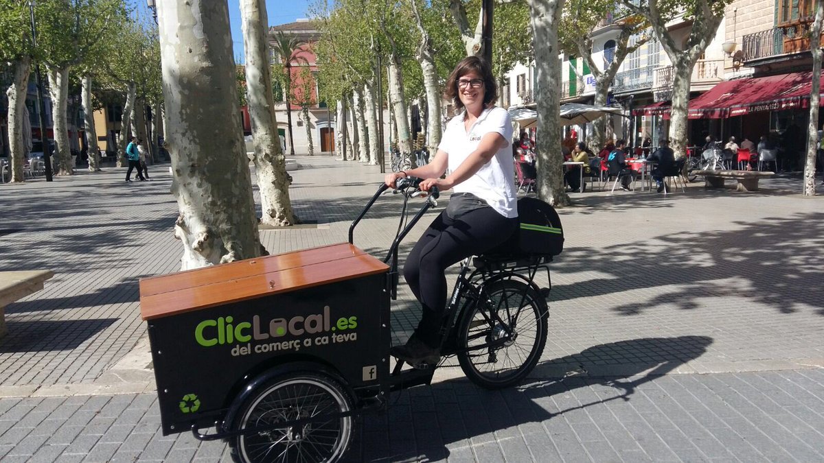 AldiaIB3's tweet photo. Seguim ara anant fins a Sa Pobla, a Mallorca, per explicar què és i quina feina fa @ClicLocal_es, una plataforma de promoció i distribució que fomenta el consum local. https://t.co/eigbVDUfoQ