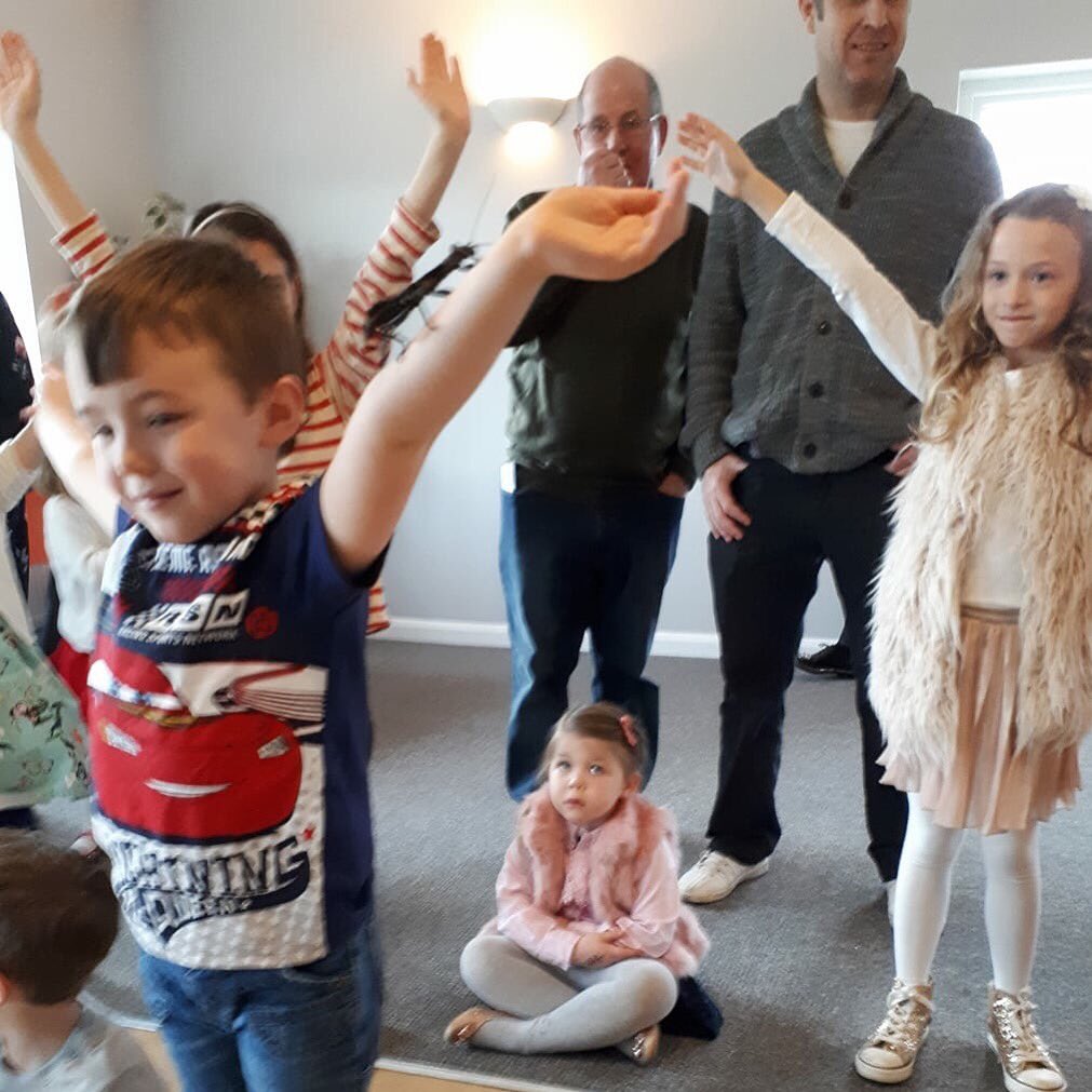 AnimalsinHands's tweet photo. #HappyMonday 
#learn #educate #inspire @GoodVetGuide @cwconclub @jbboats @shrewsmorris @MissNCleveland @Abdullah7866 @SusanKeefe4 #holidayclubs #animalparties #events #mobilezoo #animaleducation #animalencounters #animalworkshops #myzoo #exoticrescue https://t.co/4qMhpJ3Qdw https://t.co/RFlDlNG0Ko