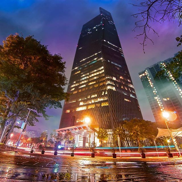 KataInti's tweet photo. Bakrie Tower. Jakarta, Indonesia.
Yi lite camera
.
#travelphotography #yilite #yiaction #yicamera #urban #cityscape #landmark #enjoyjakarta #resourcemag #earth_shotz #beautifuldestinations #hayomoto #bakrietower https://t.co/Dhumx7kGMK https://t.co/CxEz7FbLoY