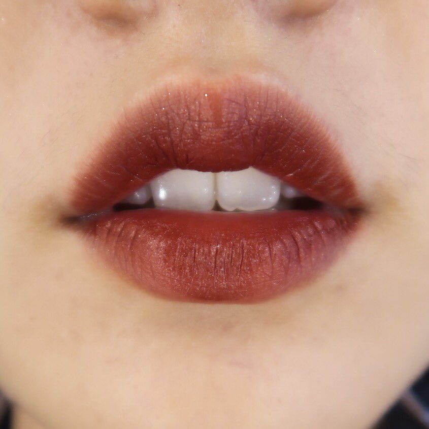 brinkkty's tweet image. ลิปลอรีอัล คัลเลอร์ ริช เนื้อครีม เหมาะกับซัมเมอร์มากๆ เราทาสี M601 (แดงก่ำๆ) ตอนนี้ปรับราคาลงจาก 399 เหลือ 349 ตลอดไปป!!! RT นี้ สุ่มแจก 5 รางวัล !! มีทั้งหมด 20 สีเย่อะตาแตก #ParisianChic #ColorRiche #LorealParisth