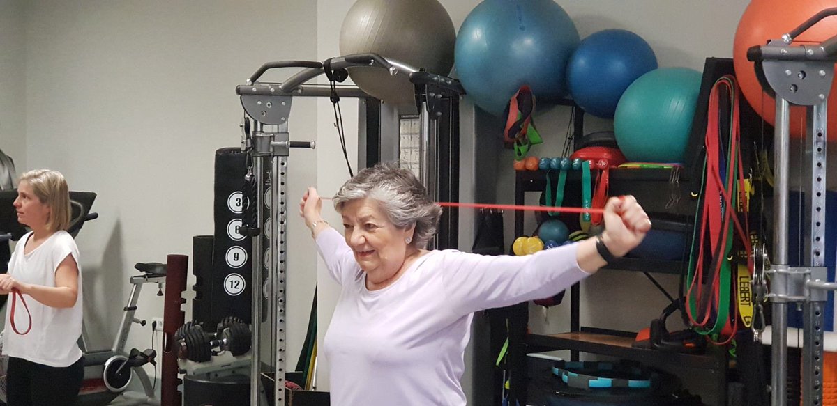 Nunca es tarde para hacer deporte y mantener una rutina suave de ejercicio, esto nos ayudará a tener una vida más saludable 💚 y duradera.
Contamos con unos profesionales estupendos, con un trato humano inmejorable, como <a href="/Nunospz/">Nuno Ferreira</a> y <a href="/acalacospz/">Alberto A. Calaco</a> ¿Te apuntas? #SPZTraining #Deporte