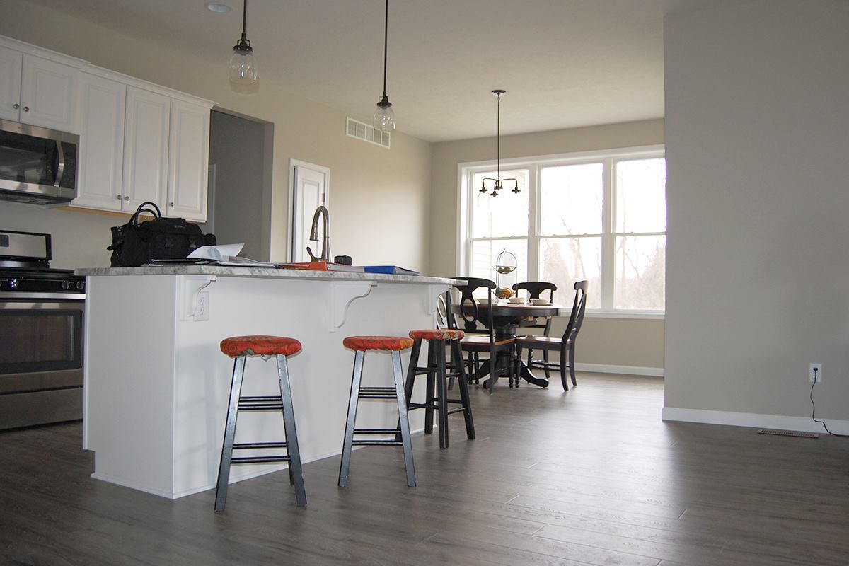acttwohome's tweet photo. Better scaled furniture and great art work made this beautiful space shine!

#homestaging #interiordecorating #interiordesign #realestate #furniturerental #rochesterny #roc #beforeandafter https://t.co/ZeazmJ2sK0