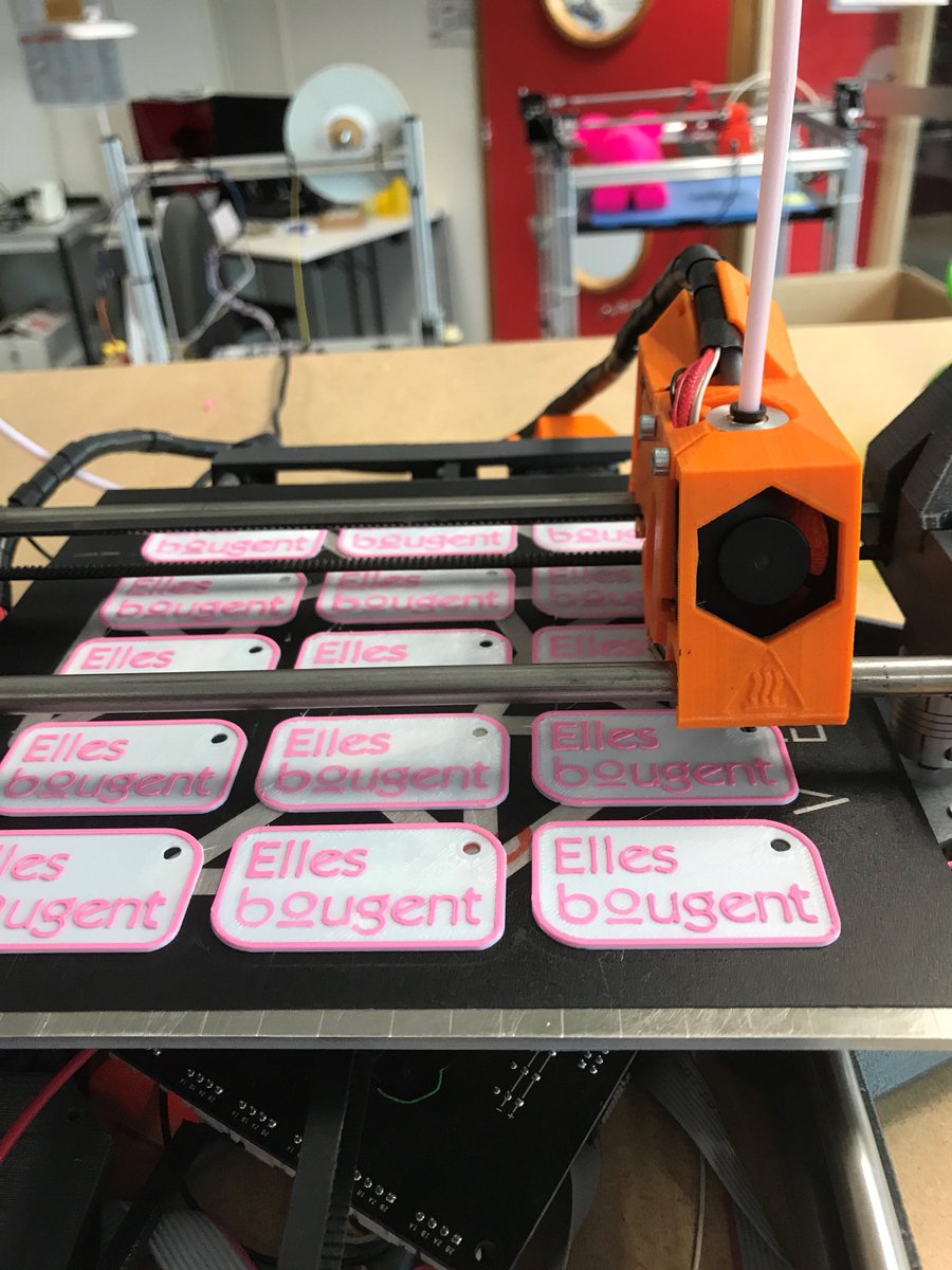 Ellesbougent's tweet photo. #EBCity #Lille Retour en 📸 sur la visite du chantier @Bouygues_C  et le labo #3D @ESMEsudria avec la fabrication d'un porte clé @ellesbougent 😍 #construction #SmartCity Merci à nos partenaires pour cette belle journée 👏 https://t.co/SeCO7NFoMD