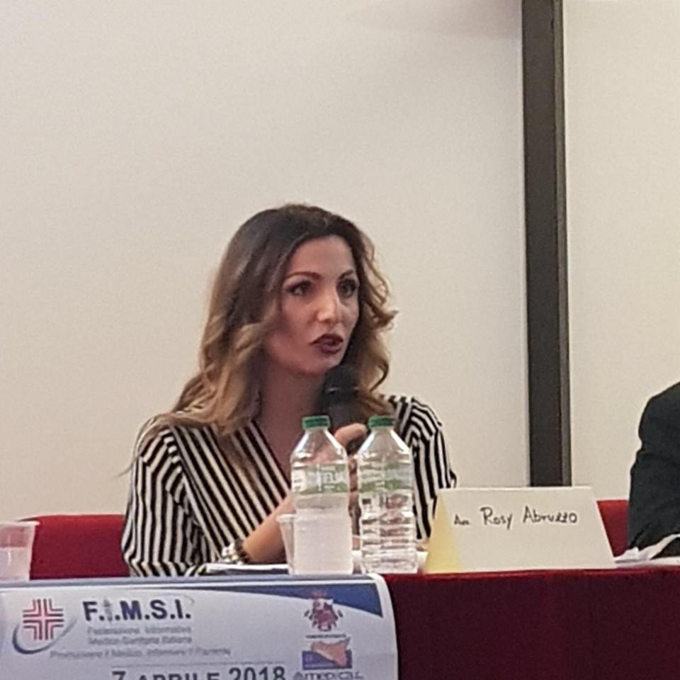 rosy_abruzzo's tweet image. Presentazione ufficiale F.I.M.S.I., Federaz. Informativa Medico Sanitaria Italiana, libro "La dieta assolutamente siciliana" e rivista "Punto Salute News" di cui sarò direttore responsabile. Parte una nuova sfida a fianco di uno staff fantastico! #fimsi #presentando #rosyabruzzo