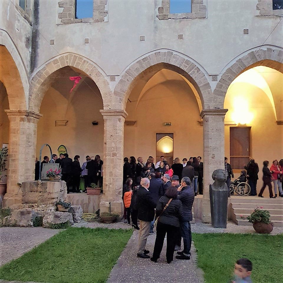 rosy_abruzzo's tweet image. Presentazione ufficiale F.I.M.S.I., Federaz. Informativa Medico Sanitaria Italiana, libro "La dieta assolutamente siciliana" e rivista "Punto Salute News" di cui sarò direttore responsabile. Parte una nuova sfida a fianco di uno staff fantastico! #fimsi #presentando #rosyabruzzo