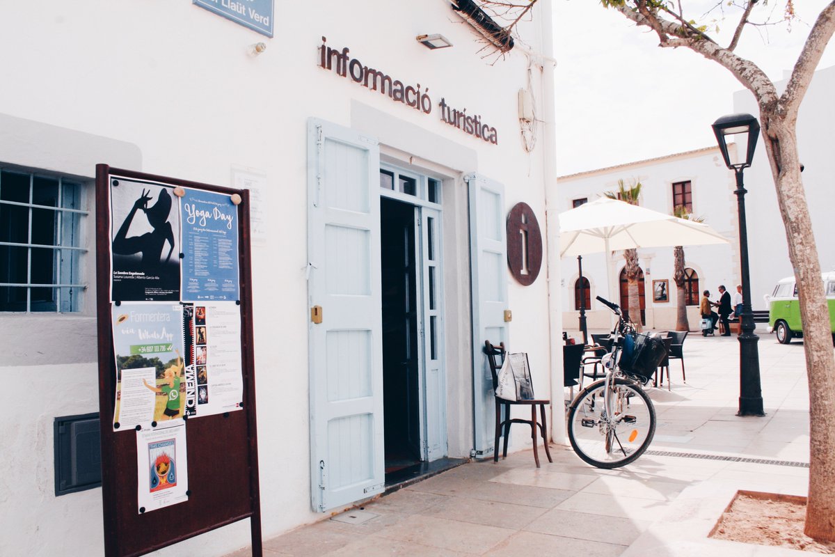 visitformentera's tweet photo. Si llegas a #Formentera y necesitas información no dudes en visitar nuestra Oficina de Turismo en la Plaça de sa Constitució de Sant Francesc Xavier. 

También puedes enterarte de todo a través de nuestro #instagram (@visitformentera) o web oficial https://t.co/vLLCaeosye 😉 https://t.co/ysrgmyeeR4