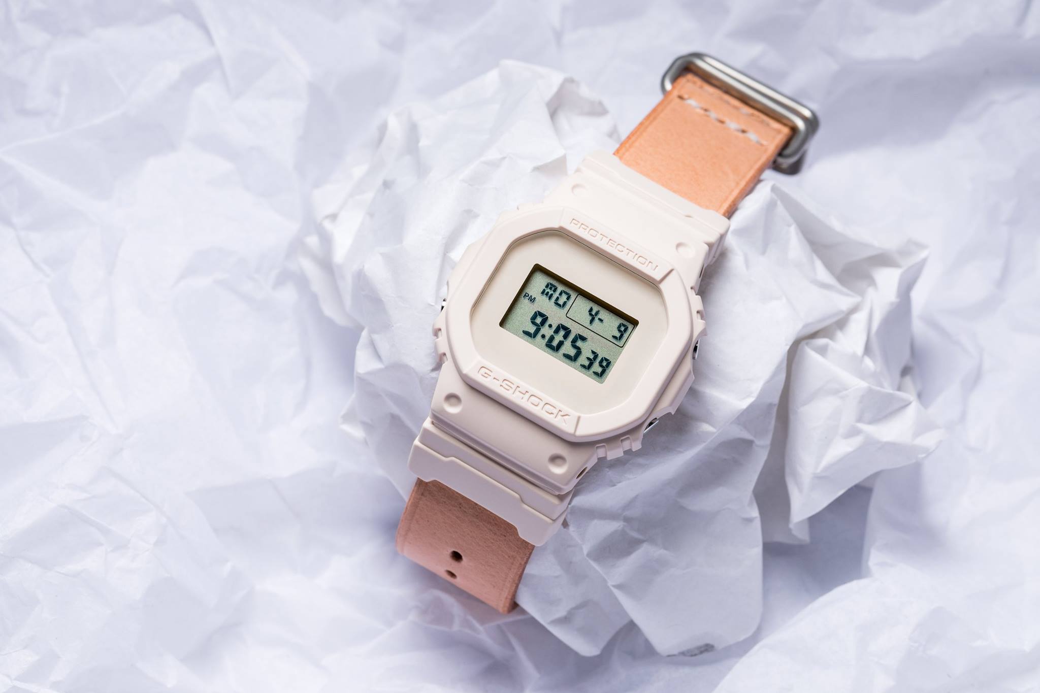 時計 G-SHOCK DW-5600 Hender Scheme Hender Scheme x G-Shock DW-5600 Watch | Uncrate