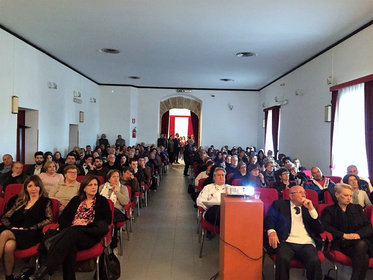 rosy_abruzzo's tweet image. Presentazione ufficiale F.I.M.S.I., Federaz. Informativa Medico Sanitaria Italiana, libro "La dieta assolutamente siciliana" e rivista "Punto Salute News" di cui sarò direttore responsabile. Parte una nuova sfida a fianco di uno staff fantastico! #fimsi #presentando #rosyabruzzo