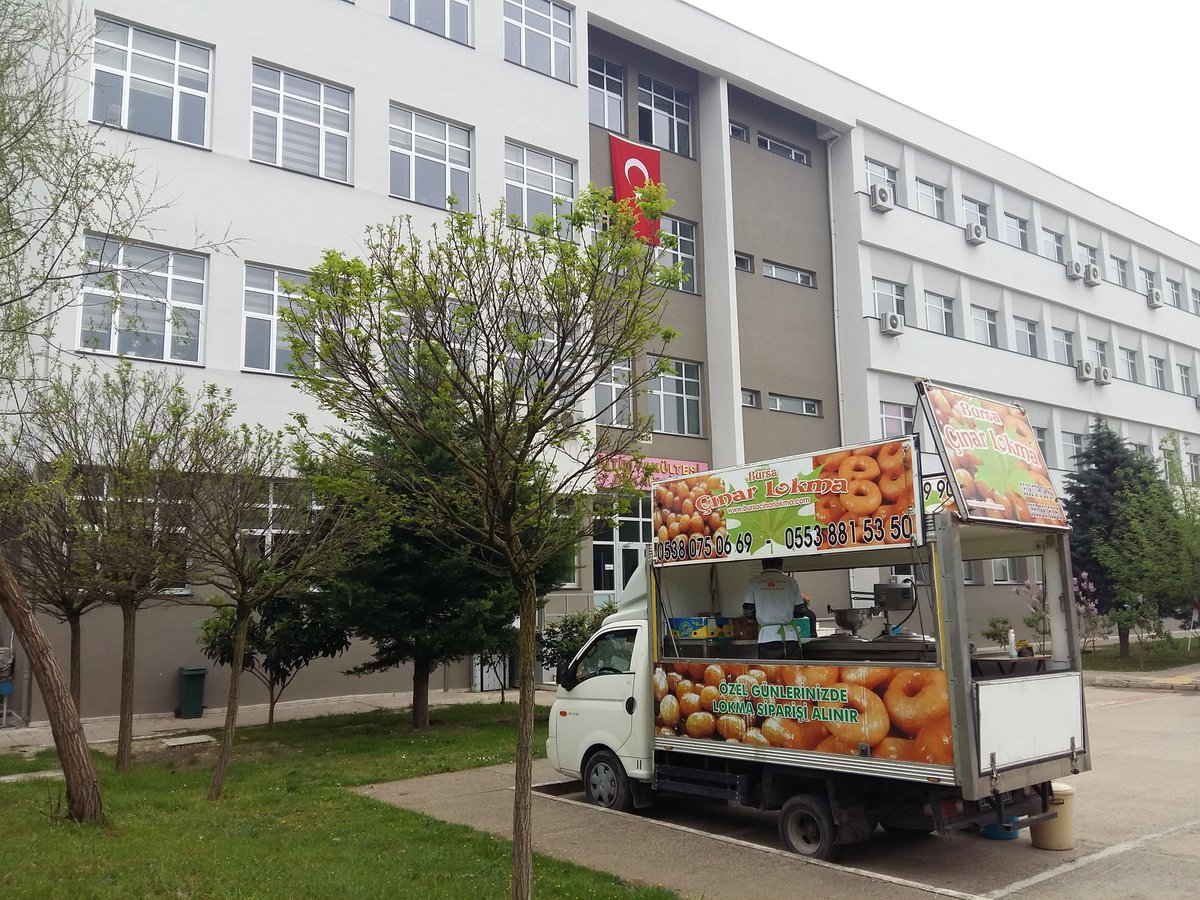 Bursa Çınar Lokma bursalokmacim.com 
Bursa Kızılay Adına Uludağ Üniversitesi Eğitim Fakültesi önünde lokma etkinliği başlamak üzere