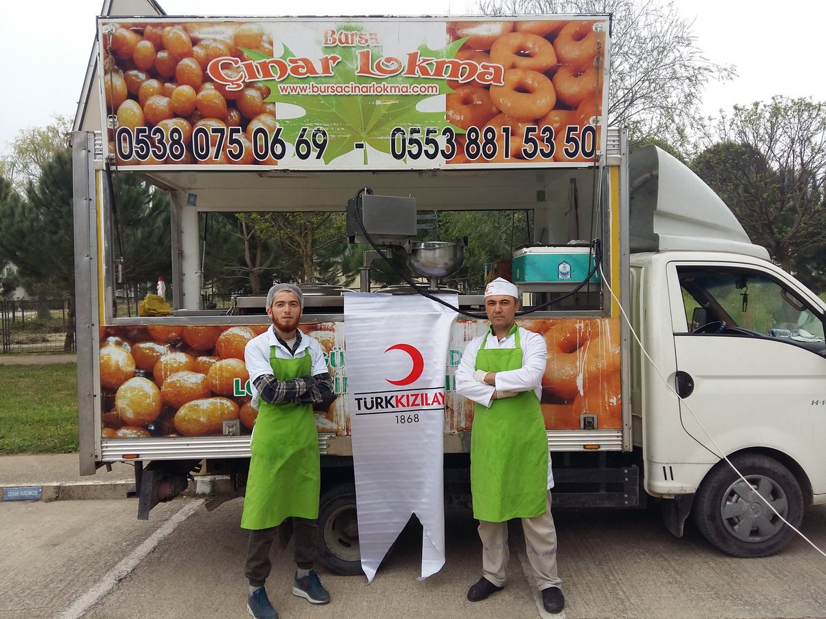 Bursa Çınar Lokma bursalokmacim.com 
Bursa Kızılay Adına Uludağ Üniversitesi Eğitim Fakültesi önünde lokma etkinliği başlamak üzere